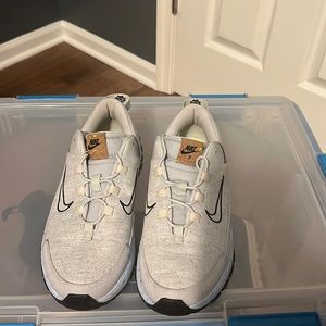 Women’s Nike Crater Remixa sneakers- Size 10